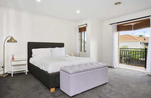 Newport House | Spacious Home in Newport