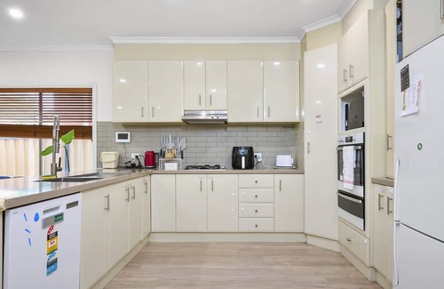 Newport House | Spacious Home in Newport