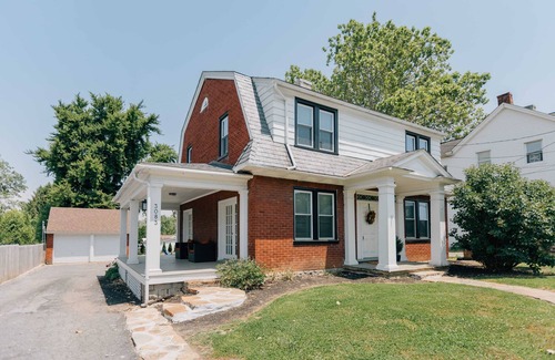 Paradise House | Spacious Home in ♥ of Lancaster Amish Country