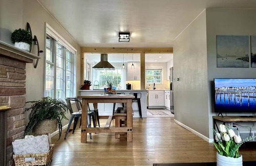Southeast Magnolia House | SPACIOUS HOME in Quiet Neighborhood