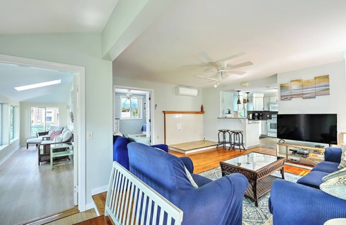 Narragansett Pier House | Spacious home in the pier ,walk to Narr beach, nice yard for relaxing.