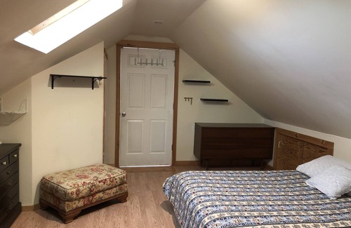 Long Beach Apartment | Spacious home in the LB neighborhood, 1 block from the beach & restaurants
