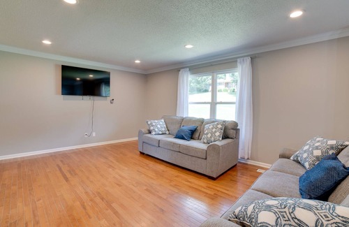 Graysville House | Spacious Home Minutes Away From Hamilton Place