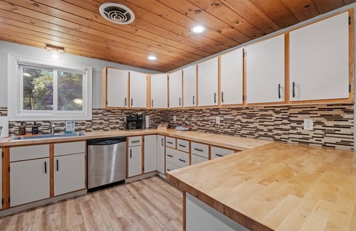 Gilford House | Spacious home minutes from Gunstock and Lake Winnipesaukee