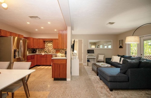 Azalea Homes House | Spacious Home Near Beaches & Azalea Park