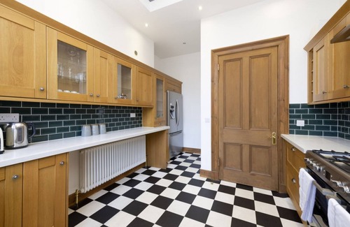 Newington Apartment | Spacious Home near The Meadows