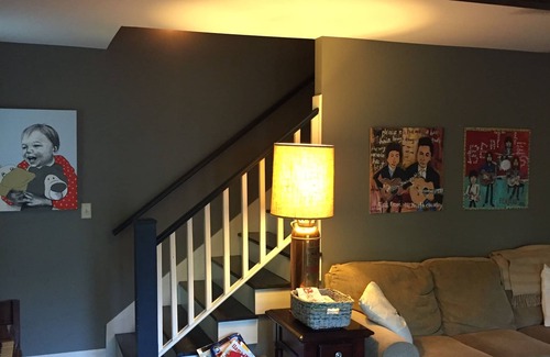 Oxford House | Spacious home near the square!