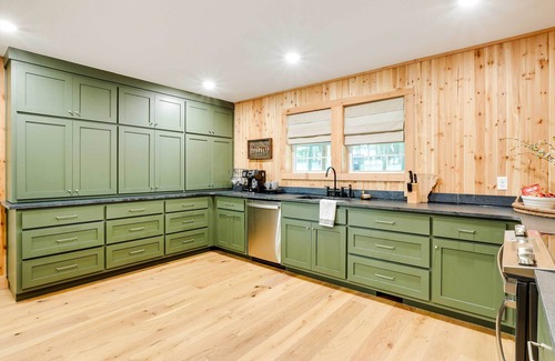Beaver Shores House | Spacious Home on Beaver Lake w/Deck & Fire Pit!