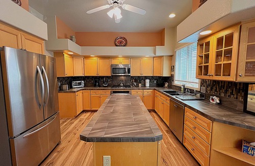 Dalton Ranch House | Spacious Home on Golf Course, Central Location to Downtown/Ski Resort