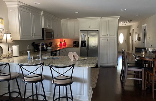 Lakeland House | Spacious Home on Lake Hamilton with Covered Boatdock/3 Kayaks