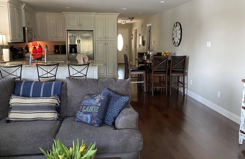 Lakeland House | Spacious Home on Lake Hamilton with Covered Boatdock/3 Kayaks