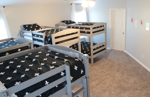Stone Oak House | Spacious Home Sleeps 16+