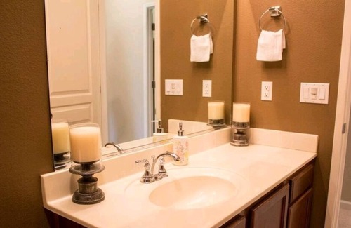 Bakersfield House | Spacious home