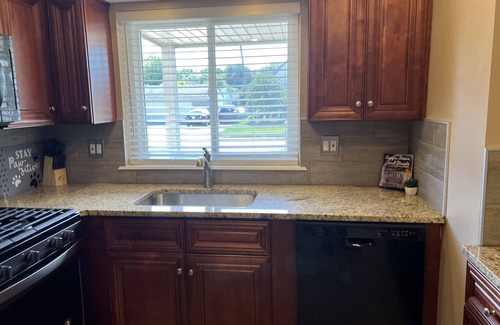 Clinton Township House | Spacious Home| Pet Friendly| Ideal for Long Stays