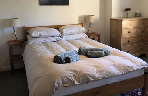 Ampney Crucis House | Spacious Home / Views / Games Room / Perfect for Family Gatherings