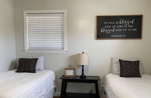 Tulsa House | Spacious Home w/ 2 Queen Beds + Min to Tulsa Expo
