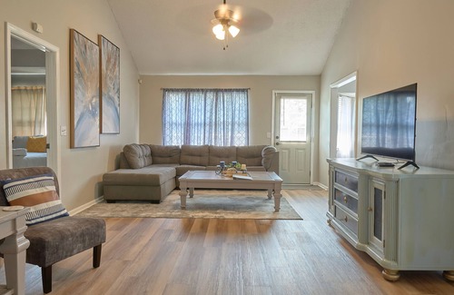Hinesville House | Spacious Home w/Coffee Bar & GameRoom near Ft. Stewart & Savannah