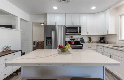 Peaceful Valley House | Spacious home w/heated pool, hot tub & fire pit