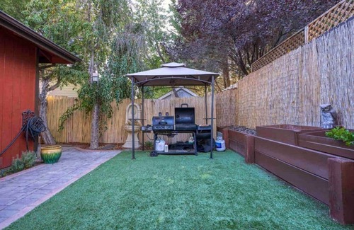 West University House | Spacious home w/HOT TUB near UNR, San Rafael Park