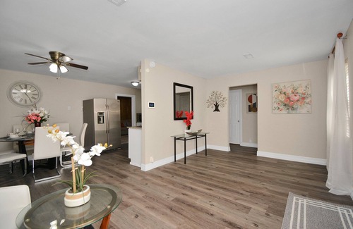 Texas City House | Spacious Home w/King Bed - mid of Kemah and Galveston