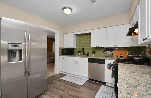 Texas City House | Spacious Home w/King Bed - mid of Kemah and Galveston