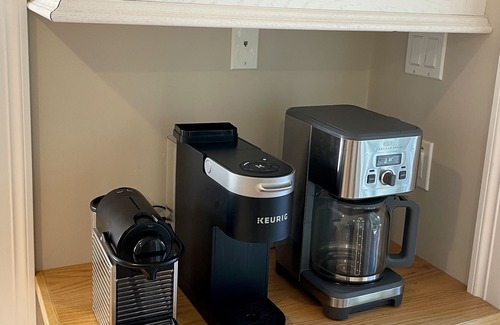 Falmouth House | Spacious Home w/Pool & AC, 2 ensuite bedrooms, EV charger, 7-min Walk to Beach