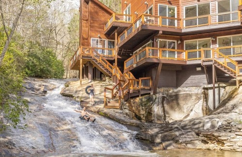 Highlands House | Spacious Home w Private 60ft Sliding Waterfall, Granite pool, Spa Room & Hot Tub