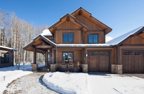Whitefish Apartment | Spacious Home w/Resort Amenities l Full Kitchen, Nature Trails & Fireplace