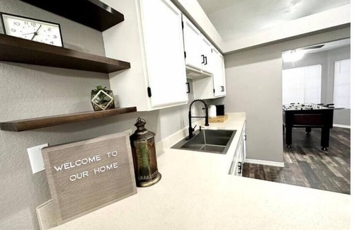 La Buena Vida House | Spacious Home Walk to Stadium Attractions and Dining With Fire-Pit and Grill