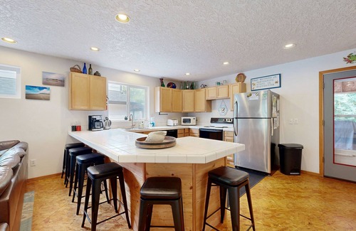 Manzanita House | Spacious home with full kitchen, deck & grill - walk to beach & state park