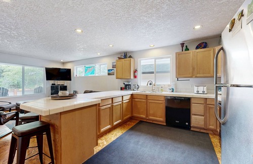 Manzanita House | Spacious home with full kitchen, deck & grill - walk to beach & state park