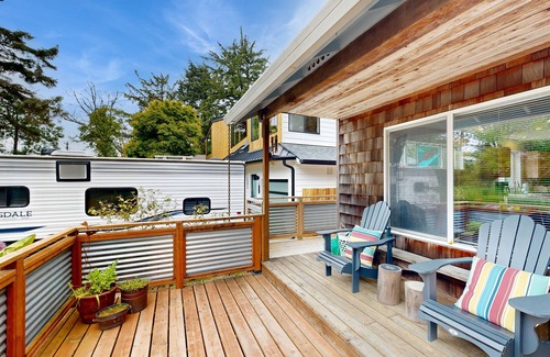 Manzanita House | Spacious home with full kitchen, deck & grill - walk to beach & state park