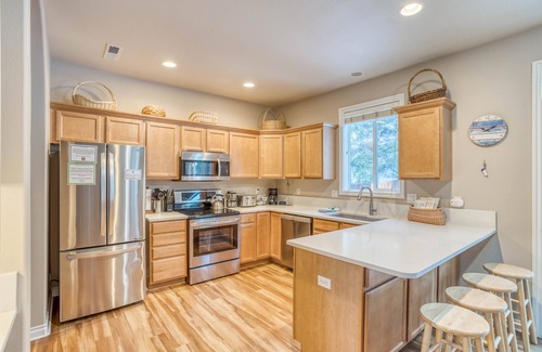Westbrook Meadows House | Spacious Home with Hot Tub, Large Fenced Yard, Patio & Close to Golf Courses