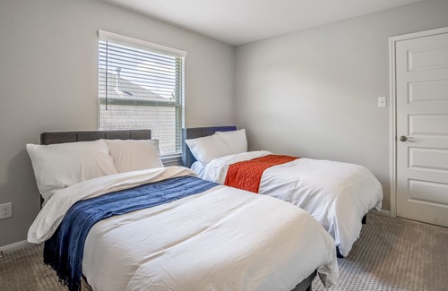 Pecan Grove House | Spacious Home with Private Theater, Pool Table, Office & Home Gym!
