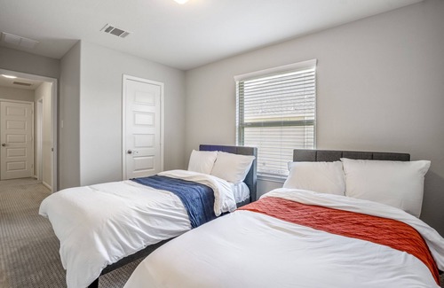 Pecan Grove House | Spacious Home with Private Theater, Pool Table, Office & Home Gym!
