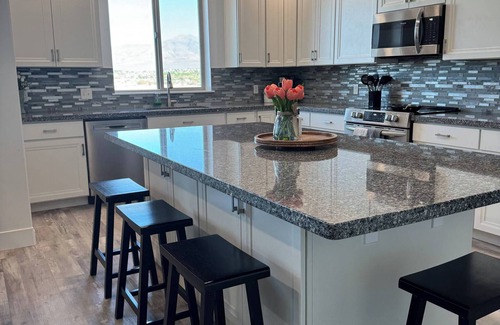 Winnemucca House | Spacious Home with Sunset Views | 4/3