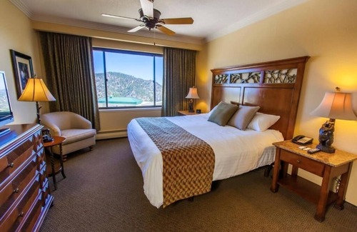 Tahoe Village Hotel | Spacious Home with Stunning Views of Sierra Mountains & Trails