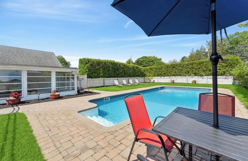 Hampton Bays House | Spacious Home with a Sunny Pool - Minutes to Walk to Bay Beach!