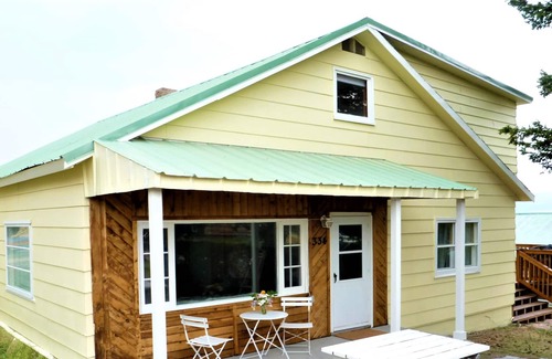 Philipsburg House | Spacious home with picturesque mountain views