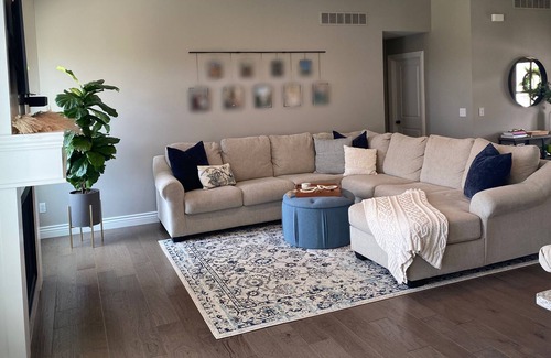Thornbrook House | Spacious home with wet bar, air hockey & walkout basement to huge yard