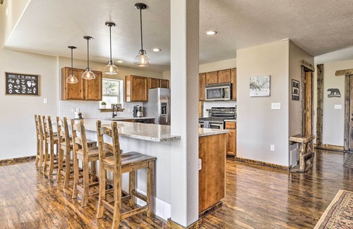 Valley of the Sun Cabin | Spacious Home with Wrap-Around Deck, Hot Tub, Fireplace - Elk Ridge