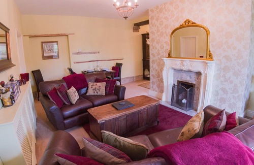 Babell Apartment | Spacious homely, super king size bed