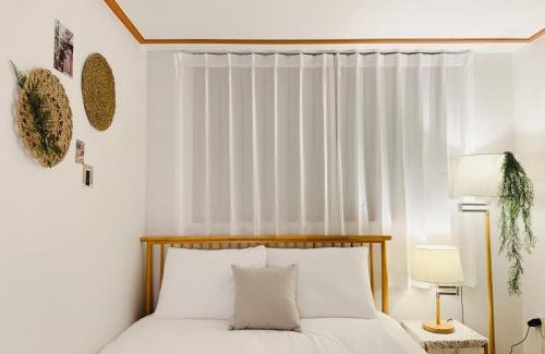 Yeonnam-dong Apartment | Spacious Hongdae Group Stay 3BR, 2BA, 5 Queen Beds