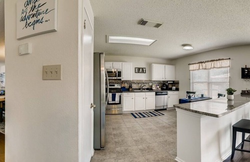 West San Antonio House | Spacious House close to Sea World and Lackland AFB