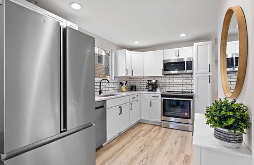 Northeast Minneapolis Arts District House | spacious house in the heart of Northeast Minneapolis