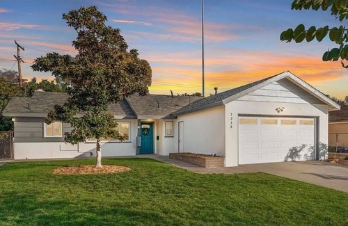 Bostonia House | Spacious house in the middle of the beautiful San Diego