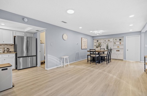 Briarforest House | Spacious House near Chinatown & City Centre Houston