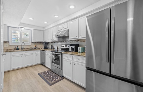 Briarforest House | Spacious House near Chinatown & City Centre Houston