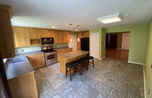 Gonzales House | Spacious house on quiet, dead-end street in Gonzales