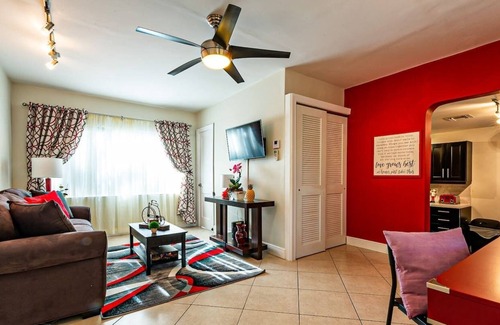 Lake Ridge Cottage | Spacious House with Patio & Grill